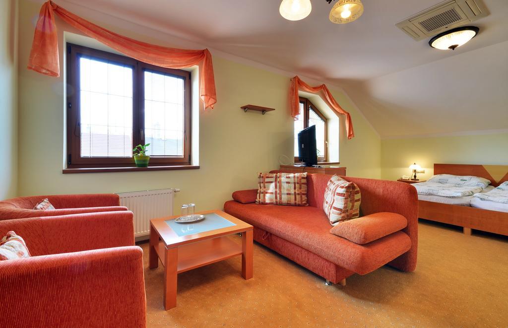 Restaurace A Penzion Kamenec Jilešovice 部屋 写真